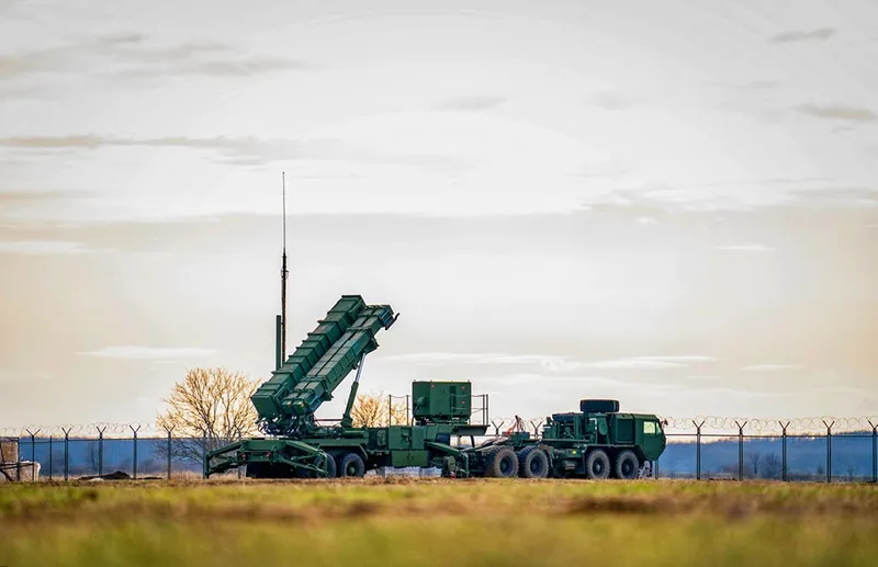 Europa recunoaște lacunele militare critice și se bazează pe SUA pentru garantarea securității Ucrainei scrie Bloomberg.