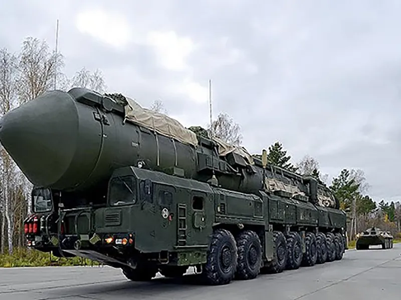 Rusia amenință SUA cu rachete Sarmat. Vin de la Polul Sud cu 15 focoase nucleare pe ținte separate